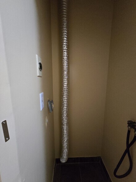 Building Photo - 463 Whalley Ave