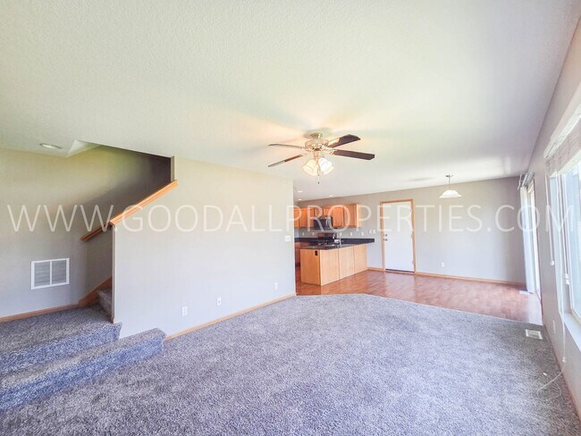 Building Photo - Summer Leasing Special: Lease this home for $2,000/month Urbandale Home in Waukee Schools