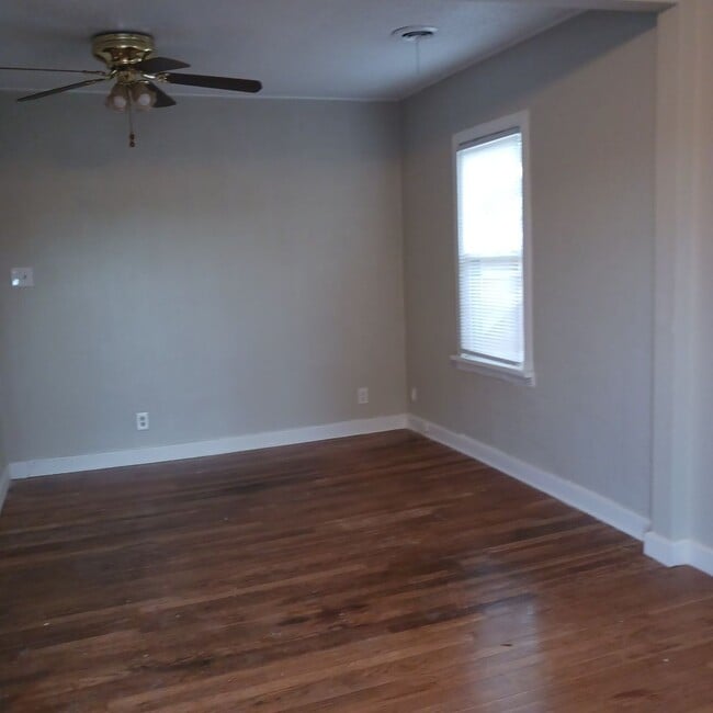 Building Photo - Cute, Remodeled 1 bedroom home!
