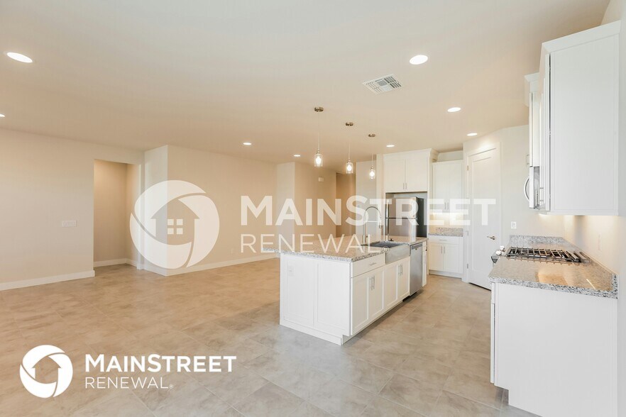 Building Photo - 8708 S 69th Dr