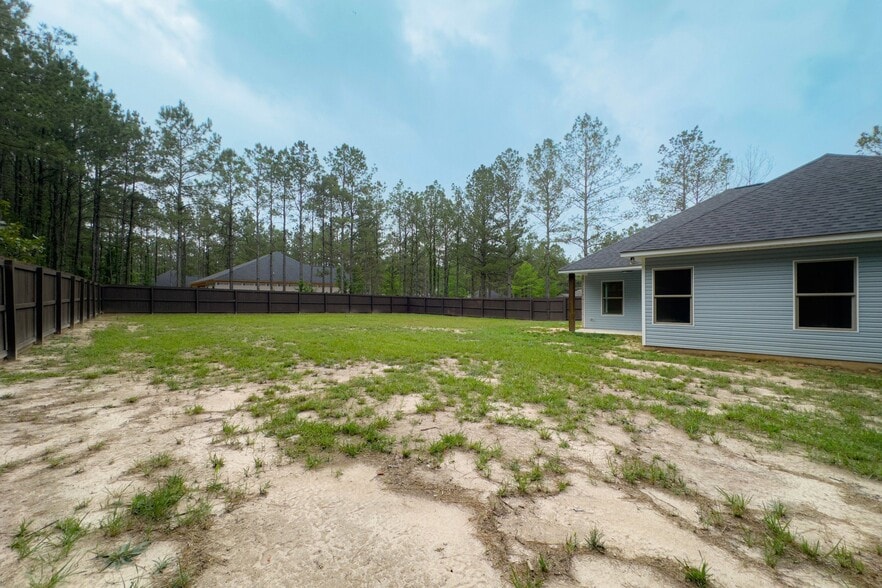Building Photo - 213 Steel Magnolia Ln