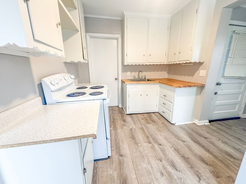 Building Photo - 224 Millville Ave