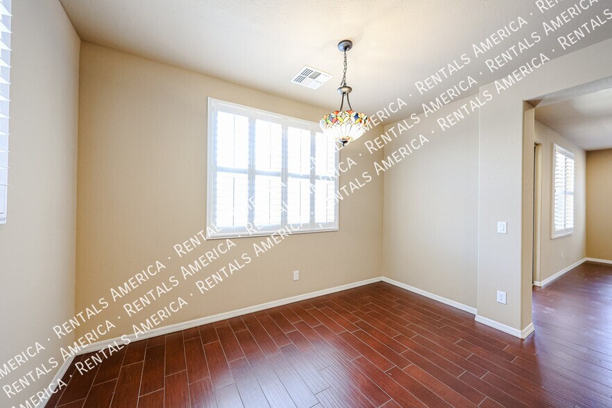 Building Photo - 3575 S Jasmine Dr