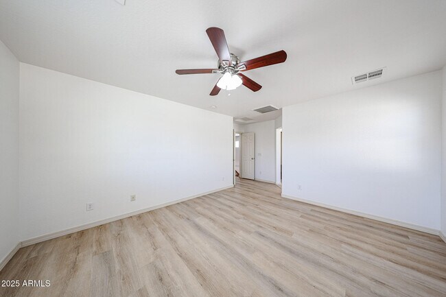 Building Photo - 17435 W Saguaro Ln