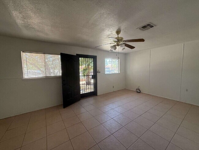 Building Photo - 7289 Mimosa Ave