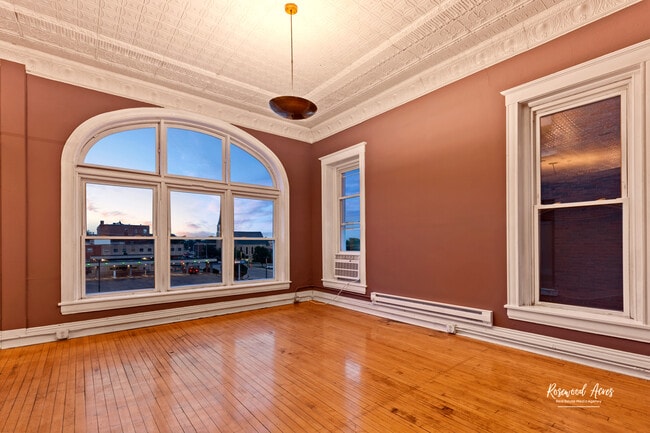 Building Photo - 169 S Schuyler Ave