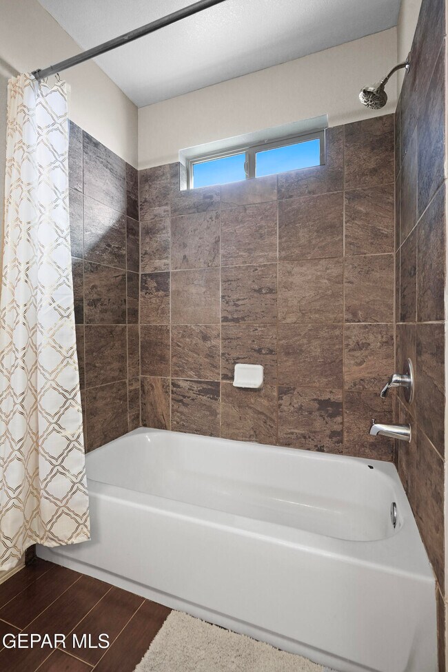 Building Photo - 13514 Bradford St