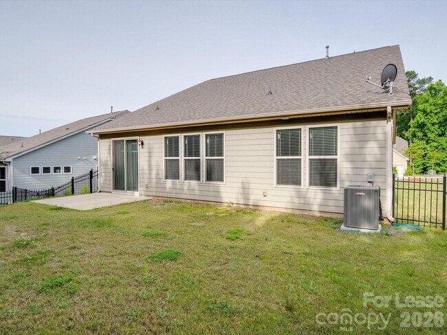 Building Photo - 14021 Goldenrod Trace Rd