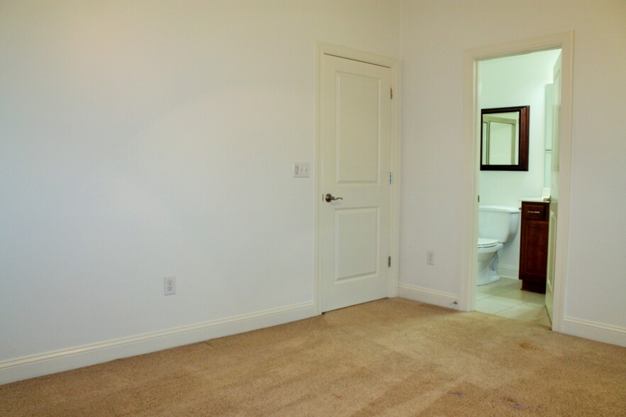Building Photo - 33 Elk Ridge Ln