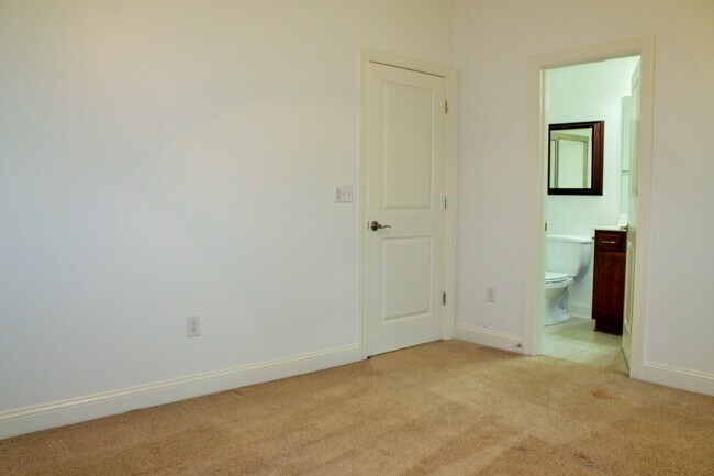 Building Photo - 33 Elk Ridge Ln