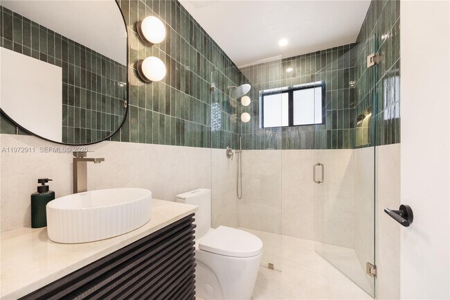 Building Photo - 1860 SW 13th St