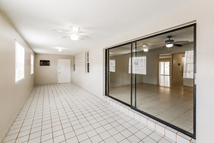 Building Photo - 10724 SW 144th Ct