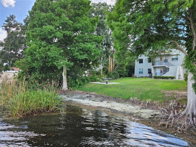 Building Photo - 1103 Cypress Gardens Blvd