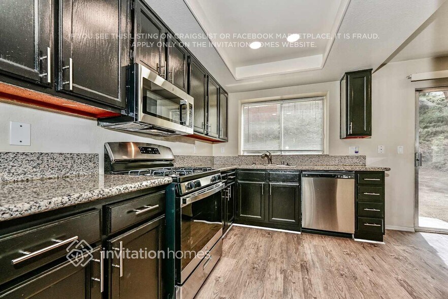 Building Photo - 39201 Chalfont Ln