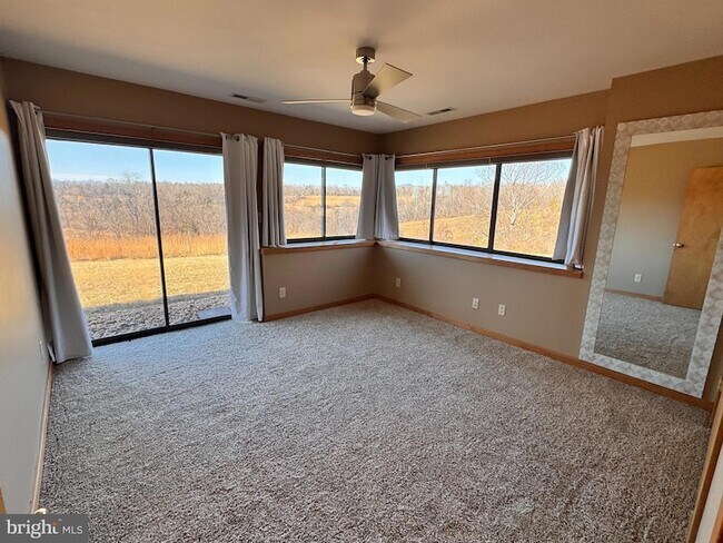 Building Photo - 72 Jordans Rd