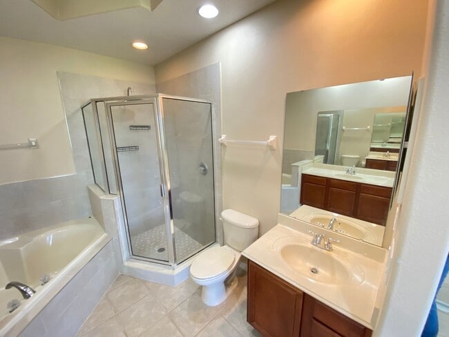 Building Photo - 519 Terrace Spring Dr