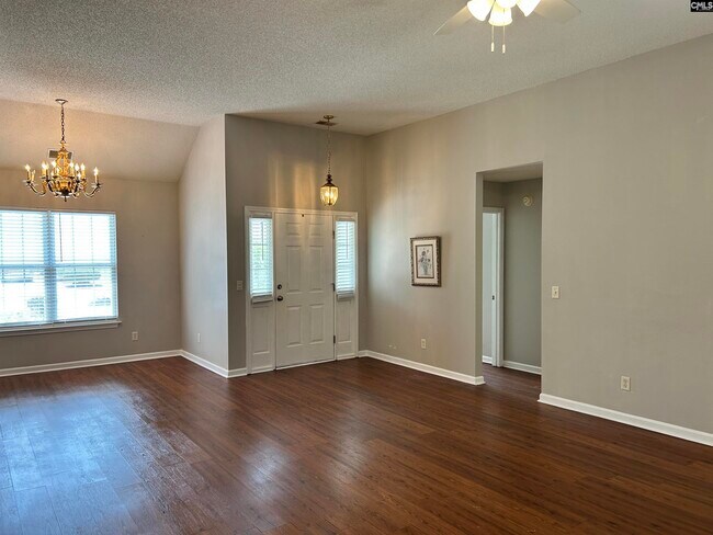 Building Photo - 405 Beech Glen Dr