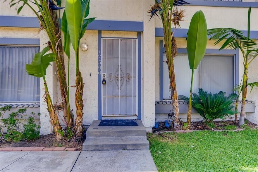 Building Photo - 17578 Orange Dr