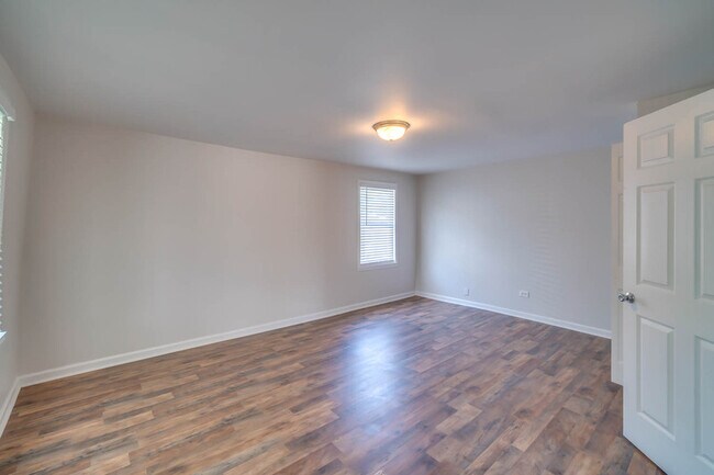 Building Photo - 316 N High St