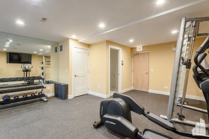 Building Photo - 301 W Division St