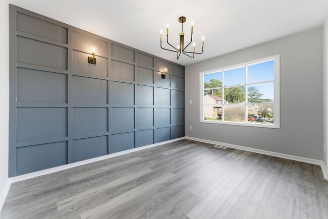 Building Photo - FULLY RENOVAYED TOWNHOME @ KENNESAW, REMARKABLE VALUE!!