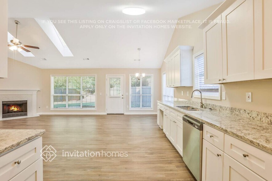 Building Photo - 795 Avalon Forest Dr NW
