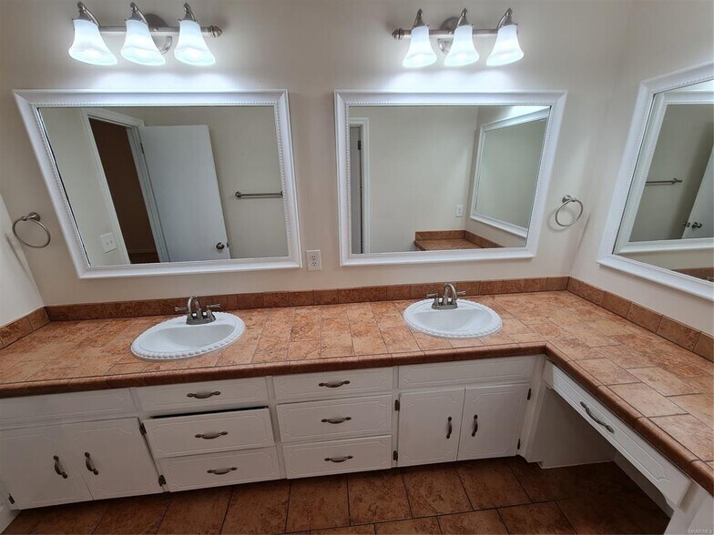 Building Photo - 6474 Halcyon Dr