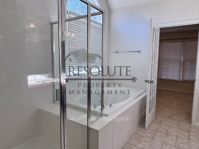 Building Photo - 5818 Myakka Ct