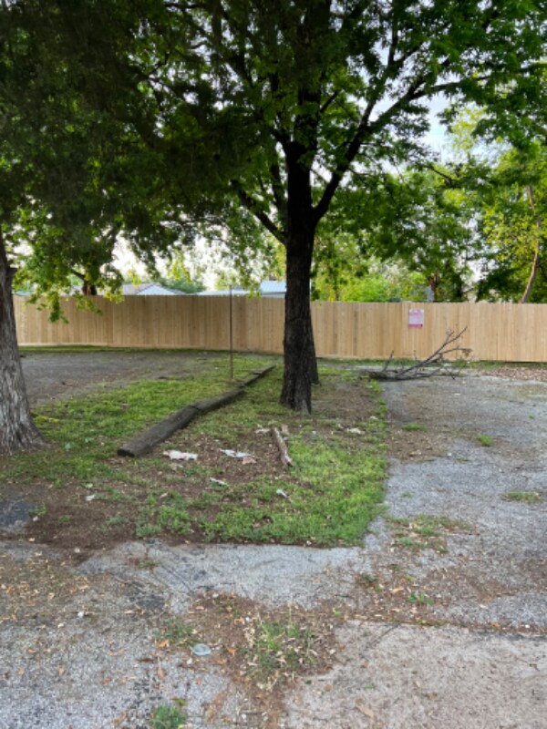 Building Photo - 2209 Mouser Ln