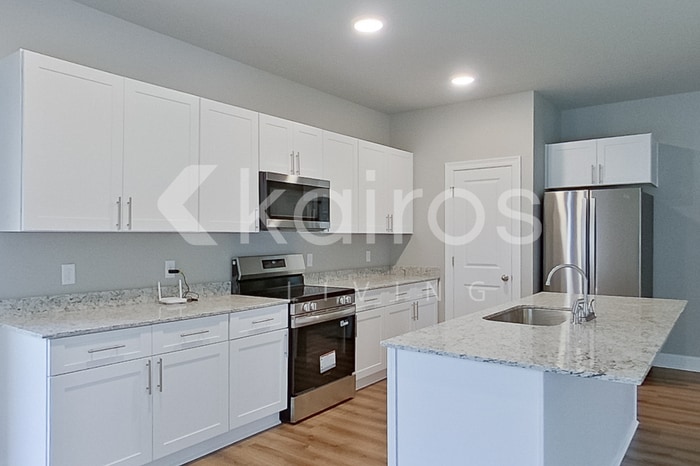 Building Photo - 22851 Monterey Ave