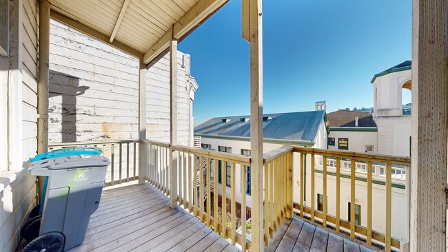 Building Photo - 3489 16th St