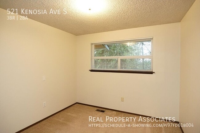 Building Photo - 521 Kenosia Ave S