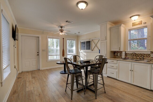 Building Photo - PRICE REDUCTION! SCHEDULE A TOUR TODAY!