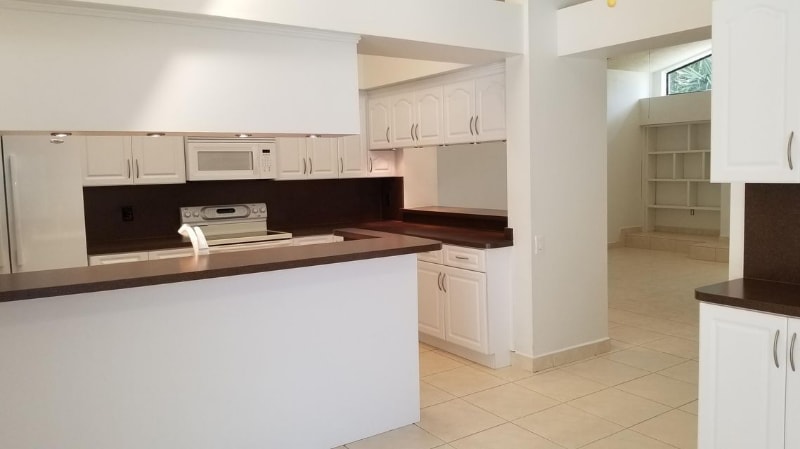 Building Photo - 14060 Greentree Dr