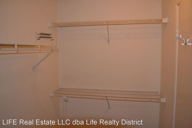 Building Photo - 4 br, 2.5 bath House - 8325 Maple Star