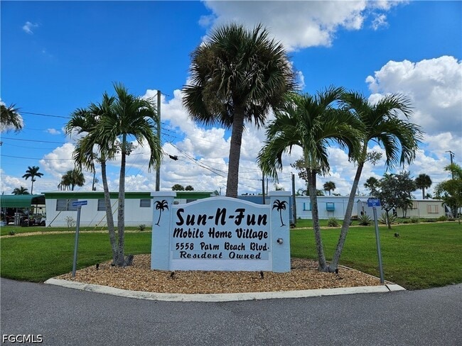 Building Photo - 5558 Palm Beach Blvd
