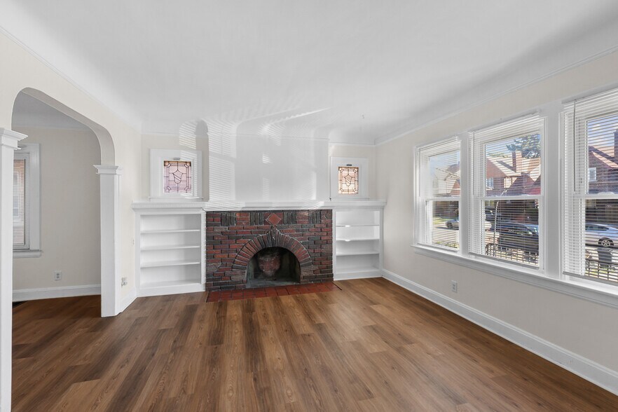 Building Photo - 13533 Santa Rosa Dr