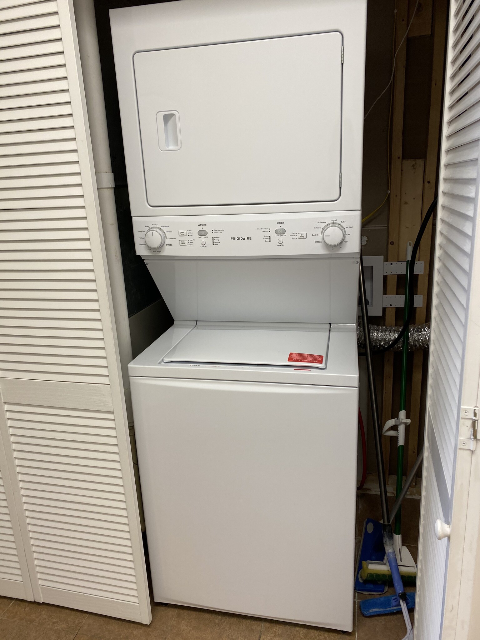 Washer and dryer in unit! - 104 S Main