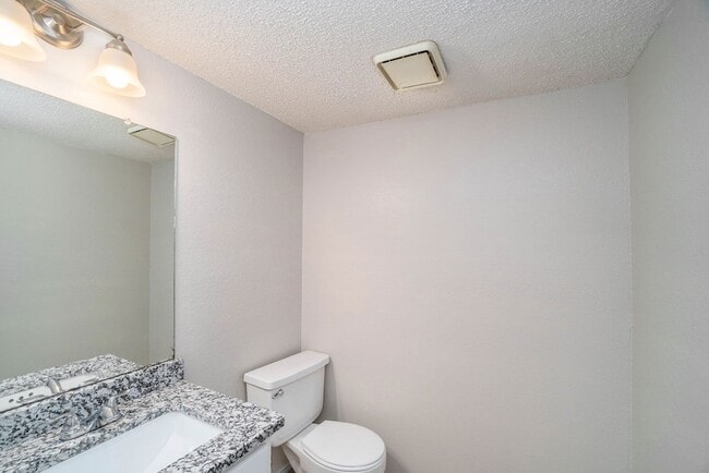 Building Photo - 3301 Aurora St