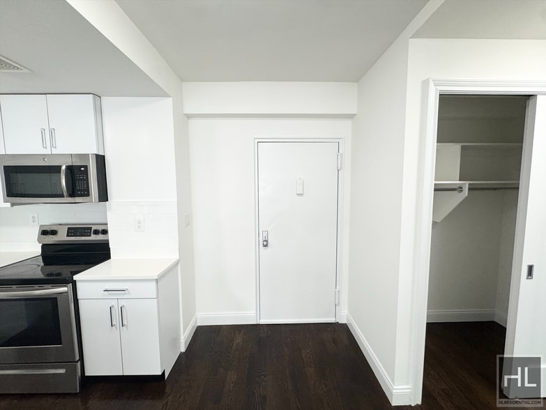 Primary Photo - EAST 69 STREET