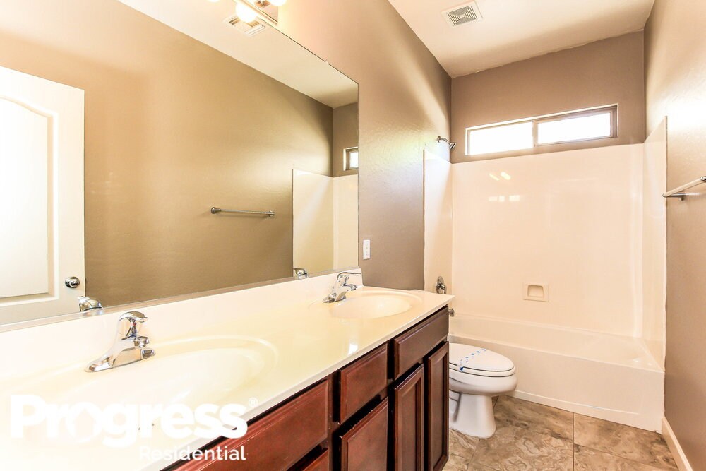 Building Photo - 14133 W Crocus Dr