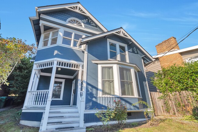 Building Photo - Victorian Classic in MT. Baker