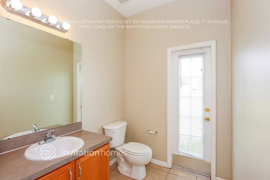 Building Photo - 12820 Standbridge Dr