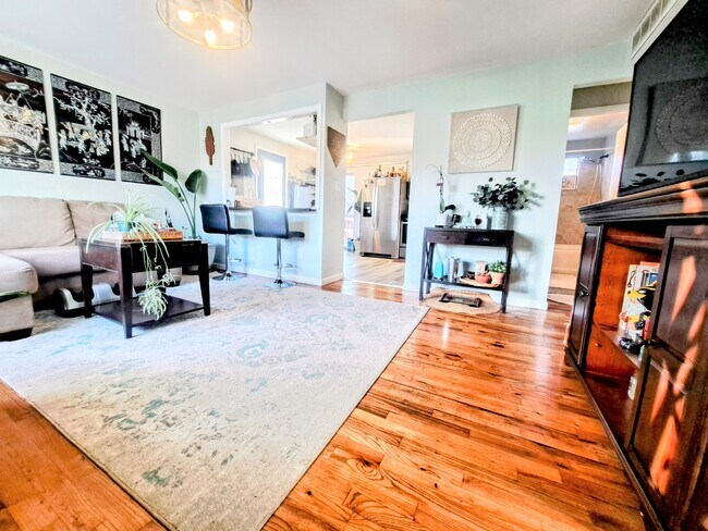 Building Photo - 16 W Eden Ct