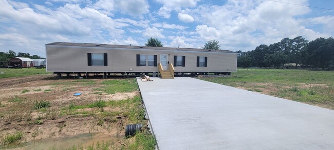 Primary Photo - Mobile home in Country Setting