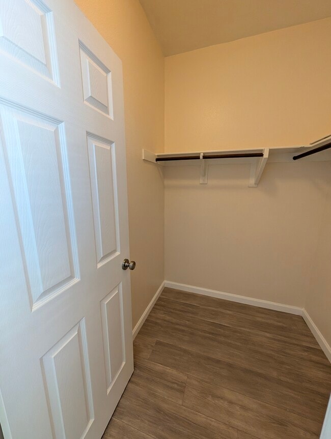 Building Photo - 1468 Burns Ln