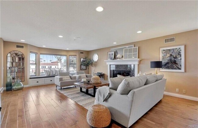 Building Photo - 115 Boca De La Playa