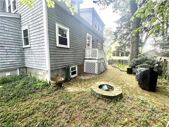 Building Photo - 15 Findlay Pl