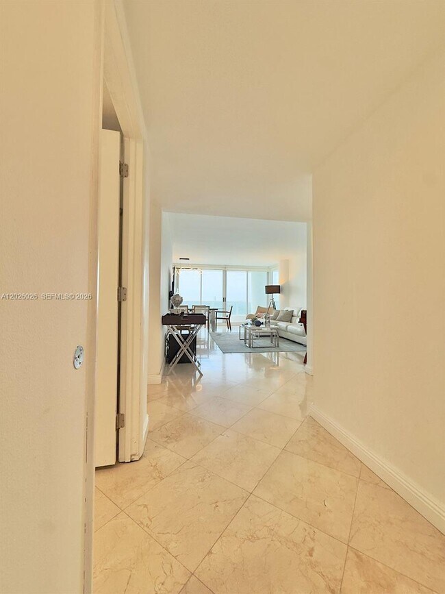 Building Photo - 16400 Collins Ave