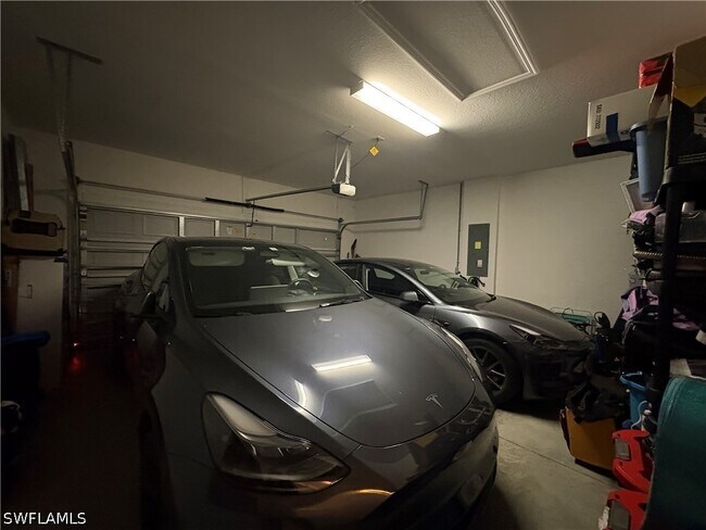 Building Photo - 2458 Orchard St